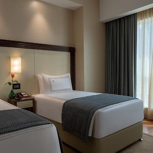 Delüks İki Yataklı Marina Manzaralı Oda